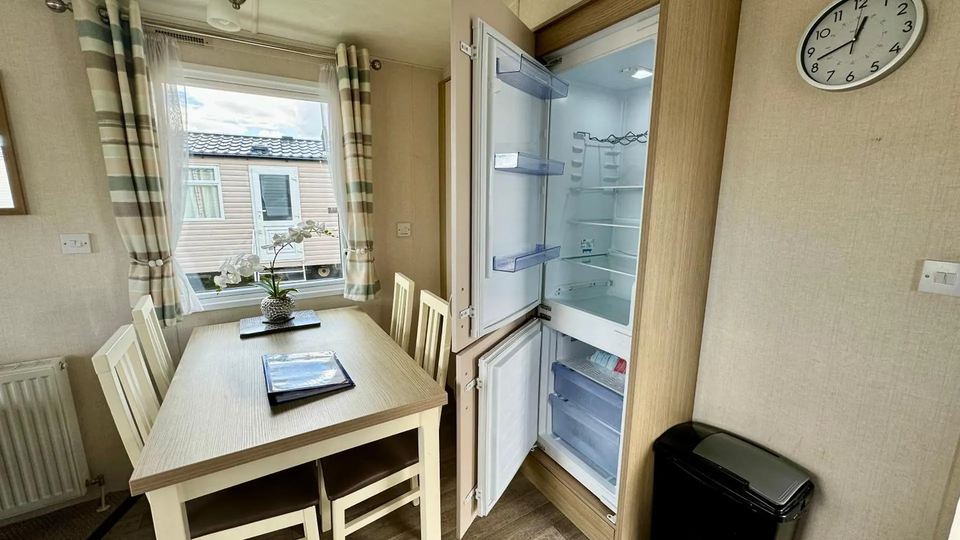 New Sea View Platinum Caravan With Huge Decking ニューカッスル・アポン・タイン