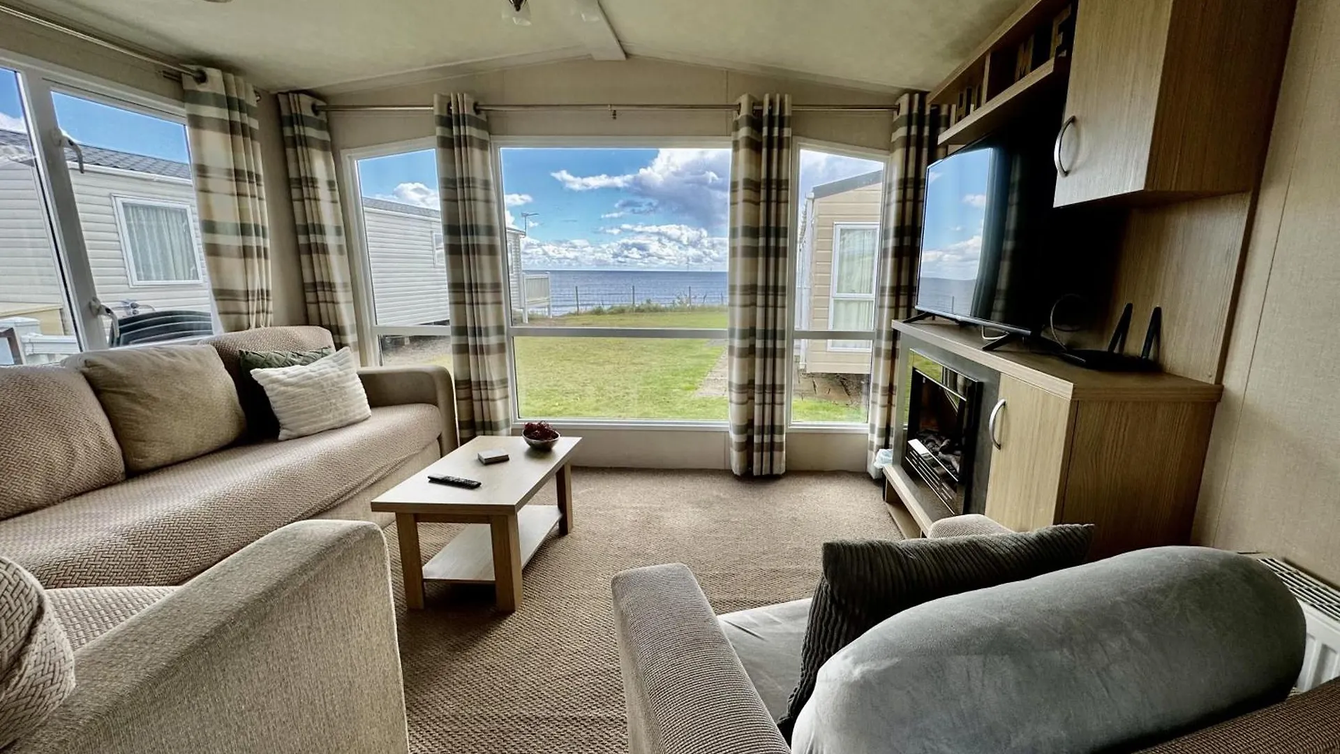キャンプ場 New Sea View Platinum Caravan With Huge Decking ニューカッスル・アポン・タイン